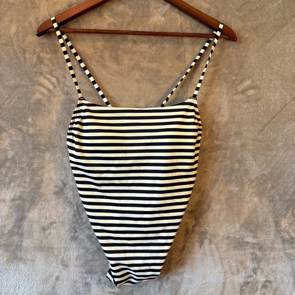 VS Striped Sailor Sexy One-piece Swimsuit Sz M LIKE NEW Hygienic liner